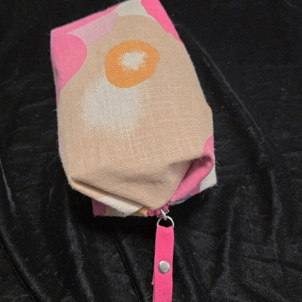 Colorful Women's Cosmetic Bag‎ with Pink Accents, NWOT